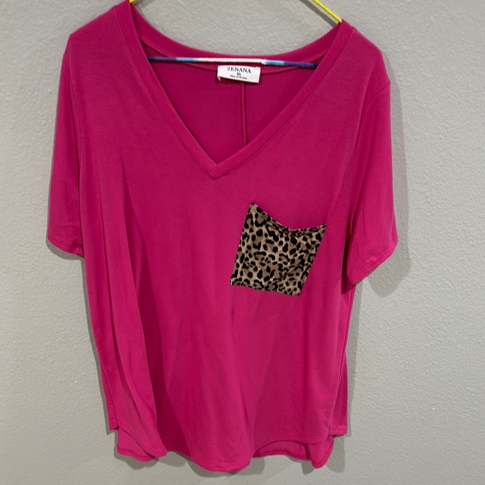 NaNa Fuchsia V-Neck Tee with Leopard Accent